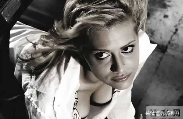 最性感的女超级英雄：身材傲人性感火辣，大尺度照片曾登成人杂志