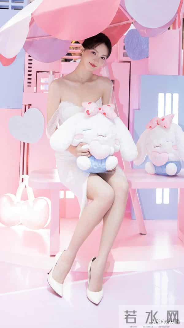 金晨|就问你看见这个高跟你迷不迷糊?谁能拒绝金晨这大长腿