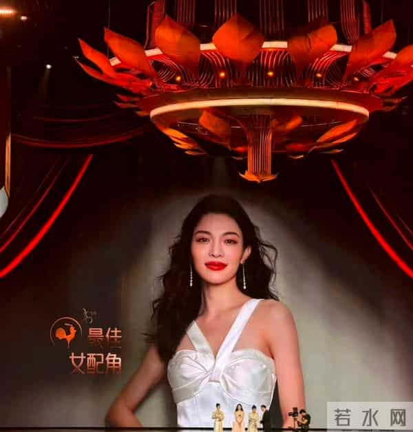 精修图VS生图:关晓彤膀大腰圆,倪妮老气了不少,辛芷蕾选错裙子