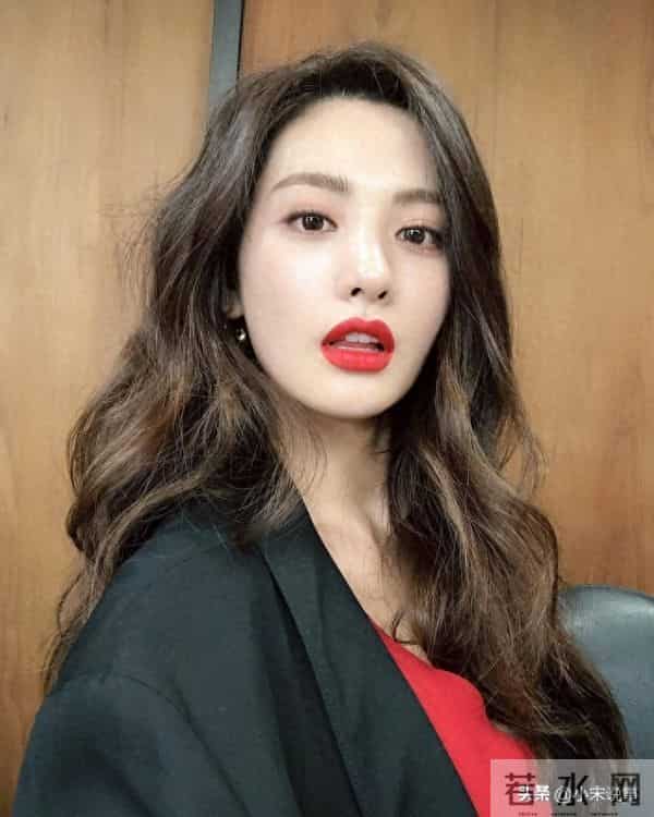 韩国女星凌晨遭遇持刀入室抢劫，母女二人勇斗盗贼受伤，细节曝光