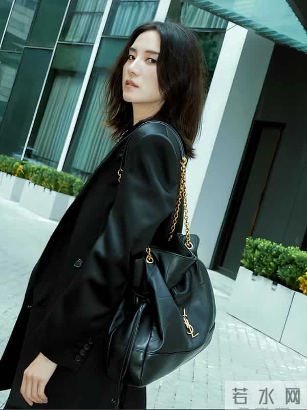 一场生日,戳穿45岁宋佳的江湖地位,人民日报的评价有人信了