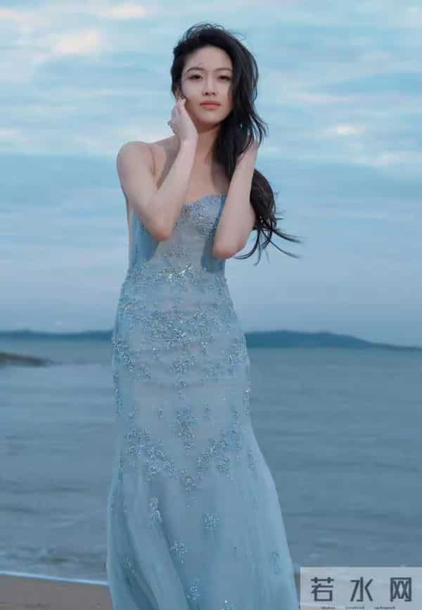 向涵之今日穿搭大揭秘,美到无法抗拒!