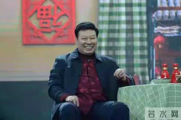 从春晚爆红到销声匿迹，靠着小品出名的他，如今过得怎么样？