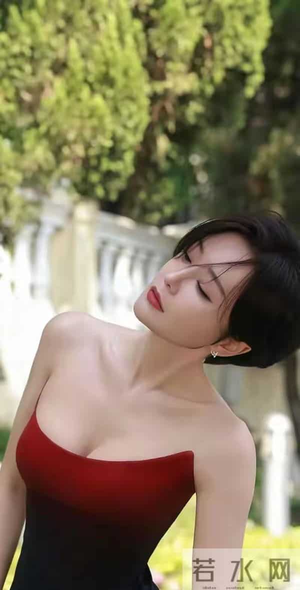 秦岚 抹胸高叉裙