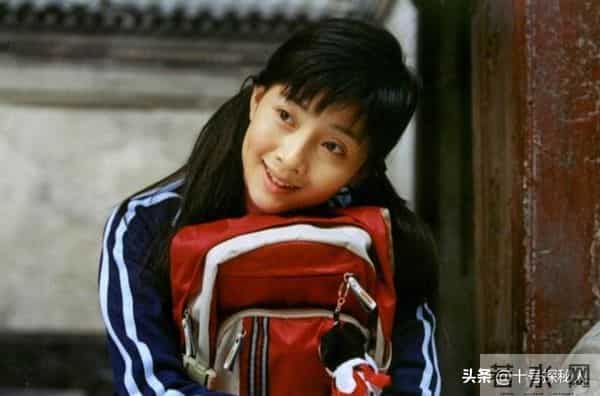 她是演员中的女富豪,多辆豪车轮流开,现在45岁却活得像20岁