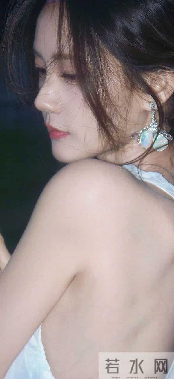 美女壁纸第1447期—李一桐