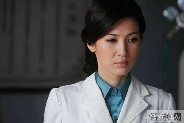 为了嫁50亿富豪，狠心抛弃同居5年的周一围，现今她却活成了笑话