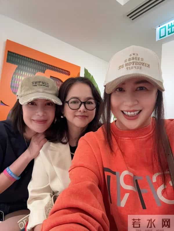 52岁香港女星的近况曝光,当年被前夫各种指控导致其形象受损