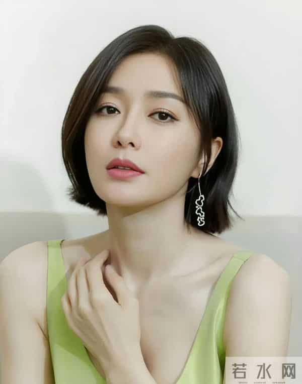 3大“老牛吃嫩草”的女星，个个有颜有钱，偏偏对小鲜肉爱不释手