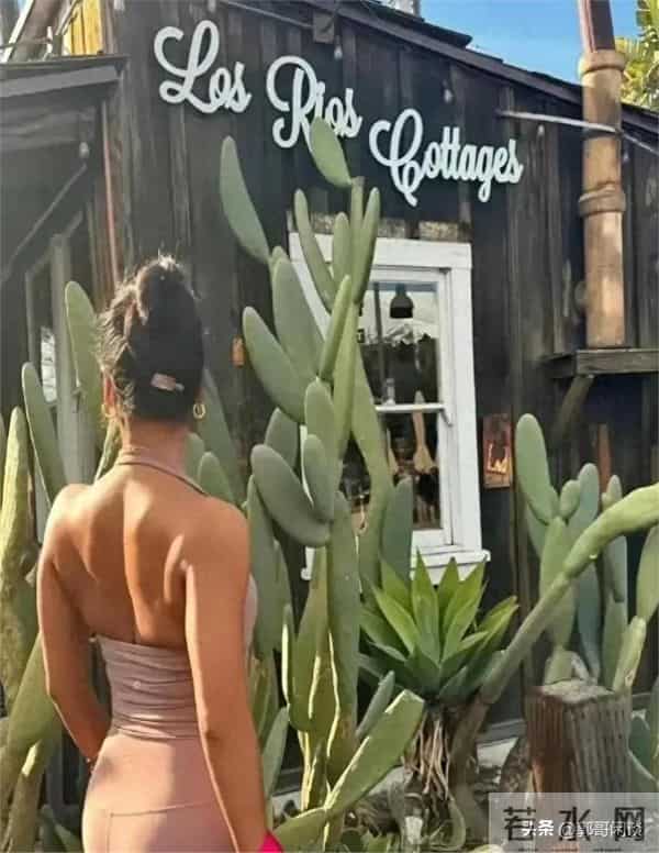 吉克隽逸去国外后真是放得开，新穿的衣服太惹眼了