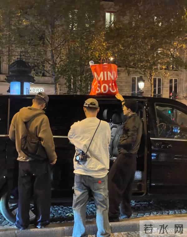 笑到想死！王嘉尔巴黎逛街买日抛内裤！全世界都知道他穿什么尺码