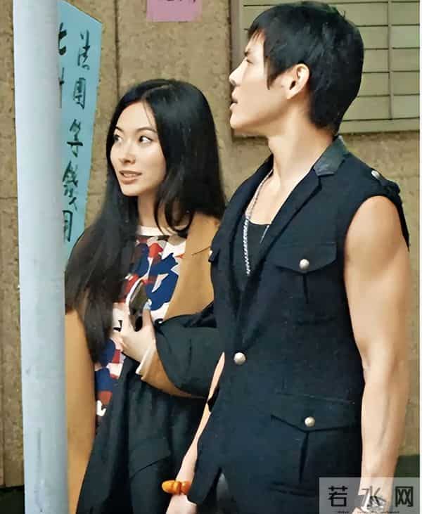 没当成向太儿媳的黄婉佩,二婚嫁进百亿豪门,如今43岁已成企业家