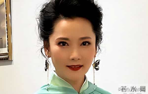 62岁何赛飞自曝给流量演员，被迫让戏，网友扒出她和杨紫合作过