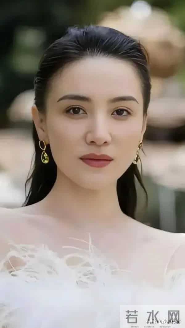 宋佳年轻的时候,和现在差别真的大,差点没认出来,眼睛太有神了
