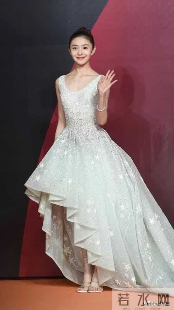 刘浩存｜又细又长的大长腿