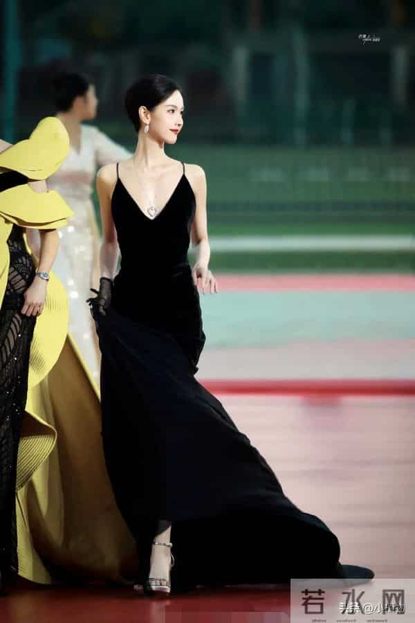 金鸡这晚 佟丽娅美貌惊人 宁静穿搭太灾难 露背装的陈都灵超惊艳