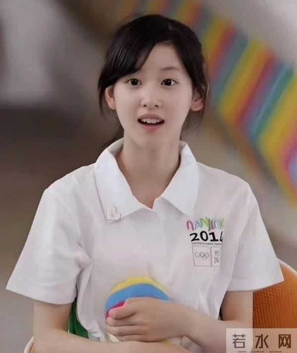 “婚变传闻”仅10天,31岁章泽天再官宣喜报,雄心太盛藏不住了!