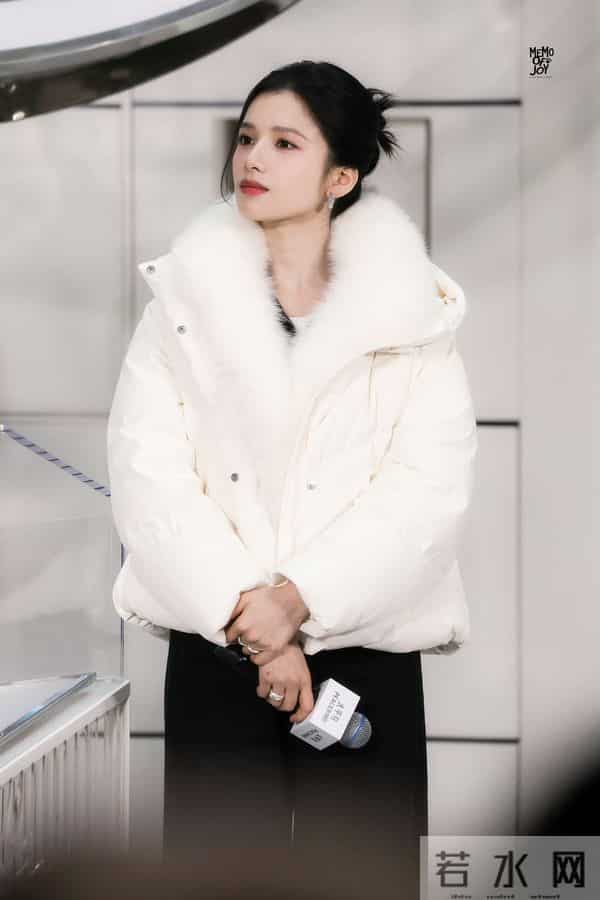 张婧仪亮相太平鸟活动!糯米团子般软糯可爱,冬日温婉气质太治愈
