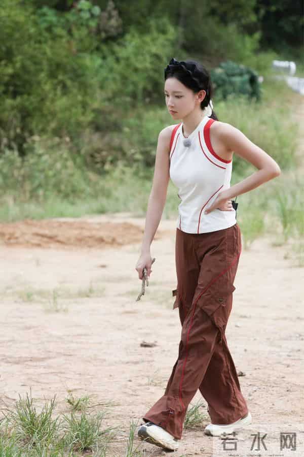 程潇节目照 身材还是那么好 状态看着还不错