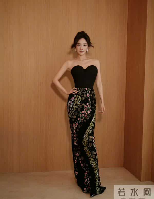 杨幂——抹胸裙写真集欣赏