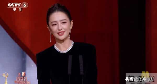 2025金鸡奖:千玺拿影帝,倪妮腰臀比惊人,辛芷蕾、关晓彤乱穿