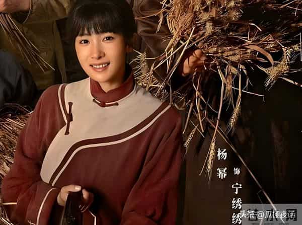 广电这一夜，群星荟萃，各显神通，却全被杨幂的麦穗抢了风头