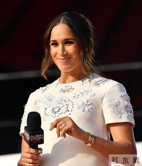 梅根新节目一块表抢尽风头,戴婆婆的表,蹭戴妃流量,她不简单