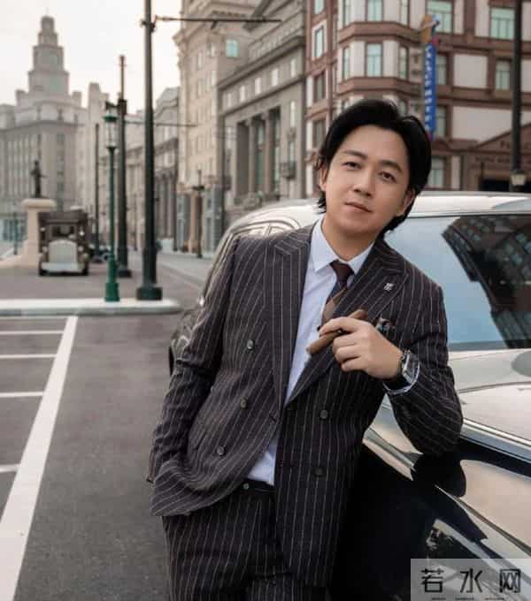 离婚13年后，51岁潘粤明再次官宣喜讯，成为前妻需要仰望的存在