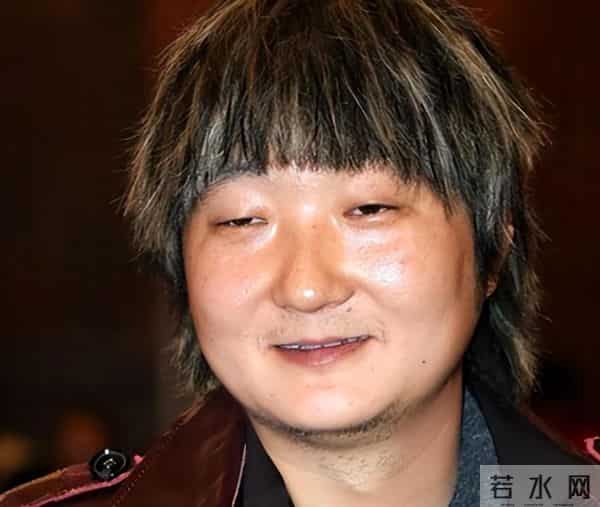 离婚13年后，51岁潘粤明再次官宣喜讯，成为前妻需要仰望的存在