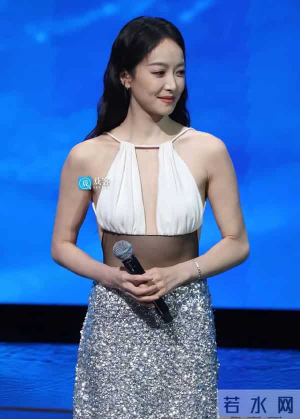 宋茜金鸡开幕式腹肌太火热了反而觉得越来越有特别的气质和美了