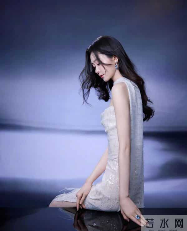 她以骨肉匀停的曼妙,定义了何为“清艳脱俗”~宋轶