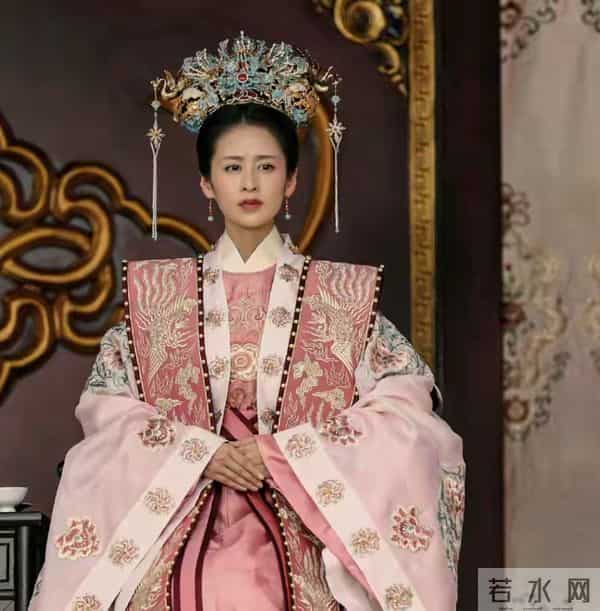 环球偶遇颖儿，真人又白又瘦，比例超好，比电视上漂亮100倍！