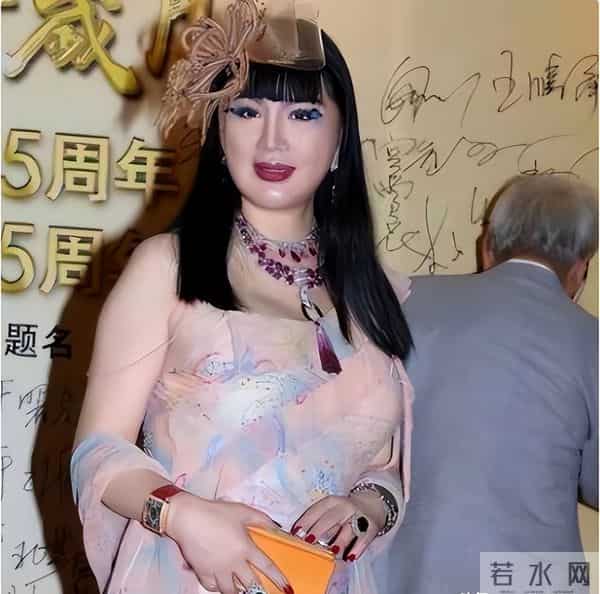 因美貌被克林顿接见!这位中国美妇,惊艳时光28年,却拒绝爱情