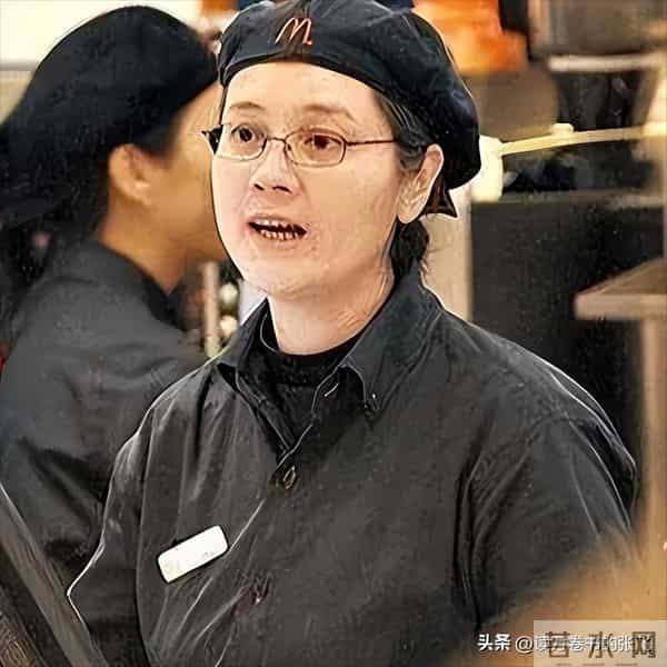 她认干爹,拍风月片,被导演霸王硬上弓,靠山去世后沦为服务员