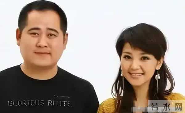 51岁主持人方琼:嫁给电视台领导,21岁儿子不仅长得像她还是学霸