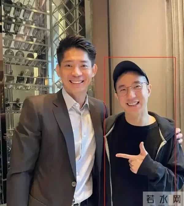 71岁成龙满头白发:儿子不成材女儿在外流浪,25亿身家捐一半?