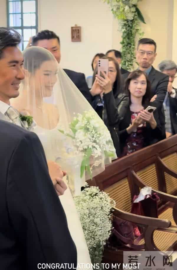 利孝和夫人外孙女大婚,豪门婚宴尽显气派,父亲送嫁献唱场面温馨