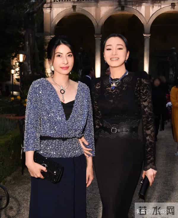 天啊！看到郭晶晶和巩俐合影，才懂什么叫上等相貌，一点不输