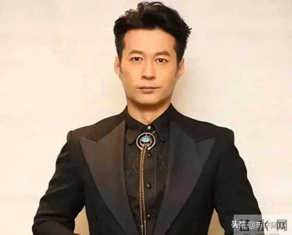 53岁仍未婚，有北京户口却为母亲定居青岛，谭凯坦言从没后悔过