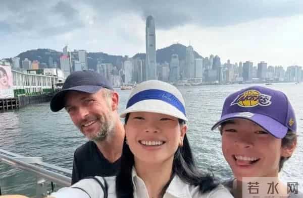 丑模”吕燕为儿子庆生，14岁小鲍180高个穿西装，长得像帅爸爸