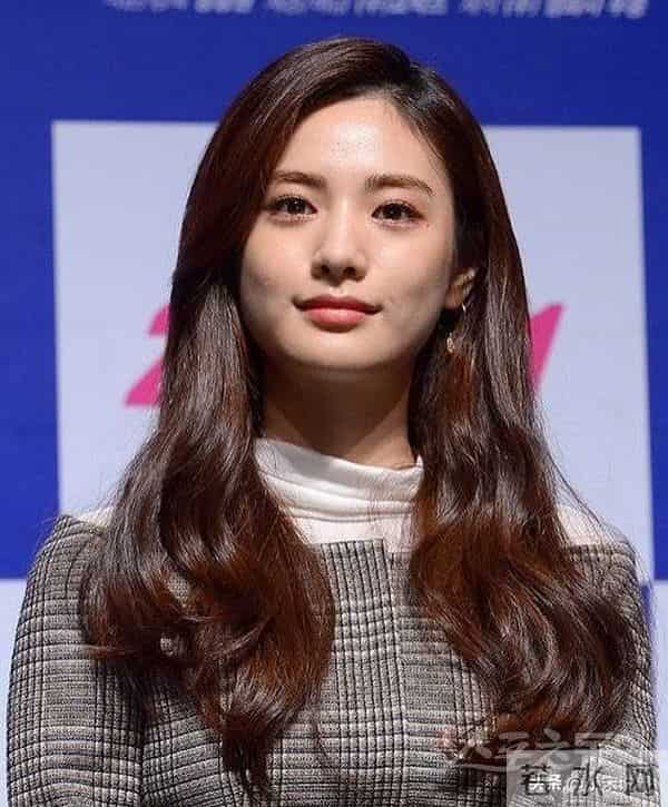 韩国女星凌晨遭遇持刀入室抢劫，母女二人勇斗盗贼受伤，细节曝光