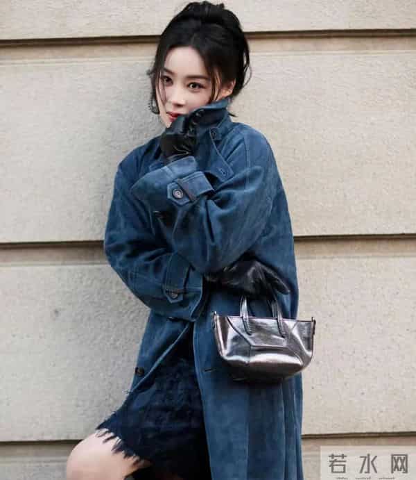 38岁袁姗姗也太会穿了吧！蓝色麂皮大衣美到挪不开眼
