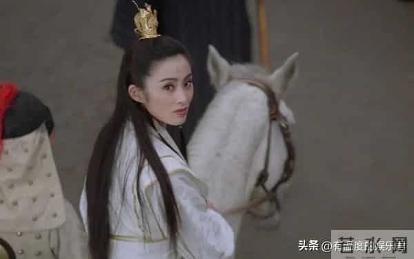 李嘉欣老了,关之琳老了,张敏老了,唯有61岁的她看起来像36岁