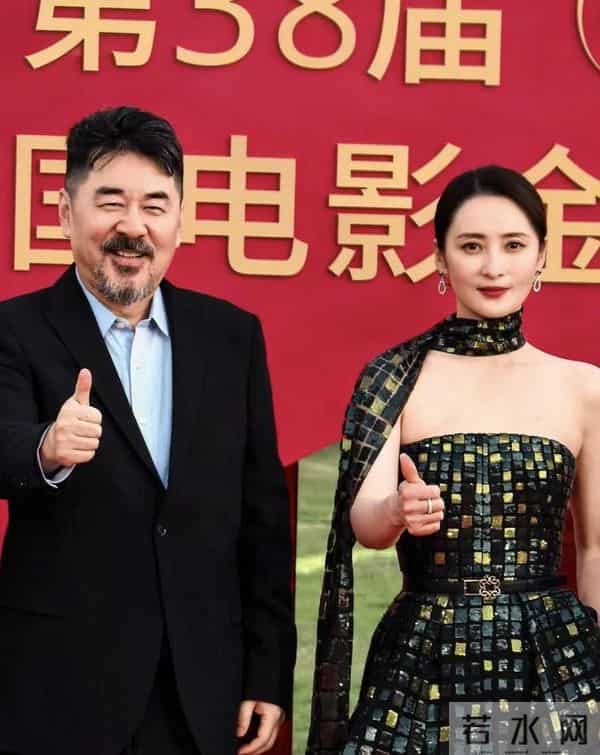 厦门这一夜,美艳四射的辛芷蕾和倪妮,败给了全&39;裹&39;出镜的宁静