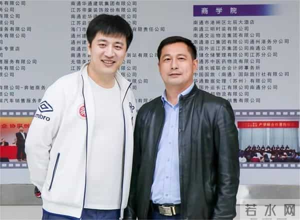 演唱会一幕惹祸，张雪峰被骂半个月，本人紧急回应！