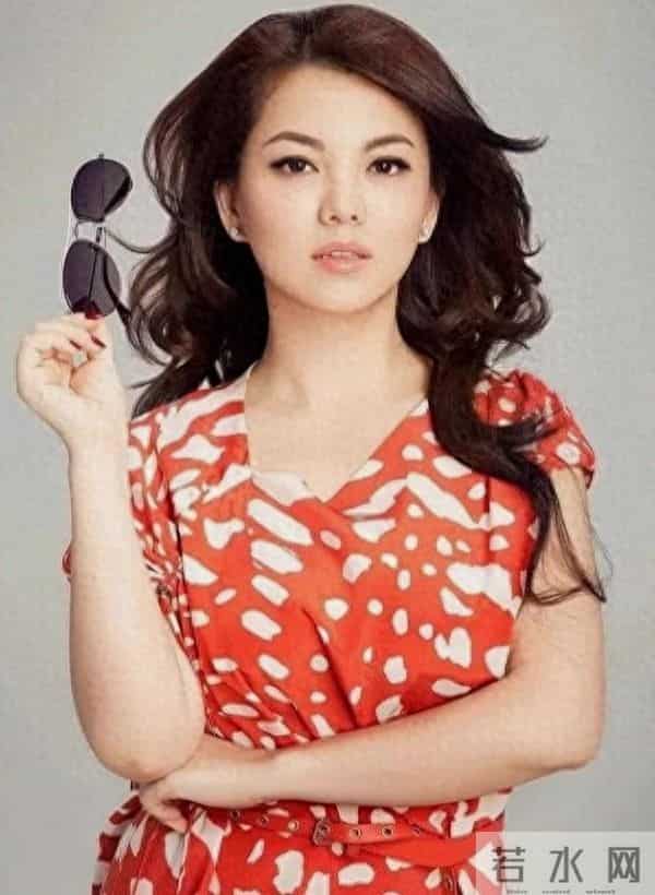 演都不演了！李湘回娘家晒相片不到2天，尴尬一幕就出现了