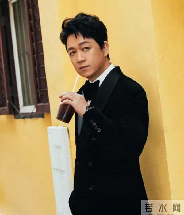 离婚13年后，51岁潘粤明再次官宣喜讯，成为前妻需要仰望的存在