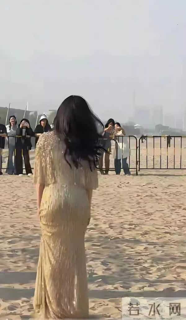 张柏芝现身河北无修图膀大腰圆,手背青筋暴露,果然路人手机真实