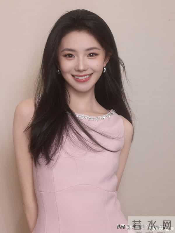 刘浩存 明眸皓齿 挡不住的清纯灵动 又白又美