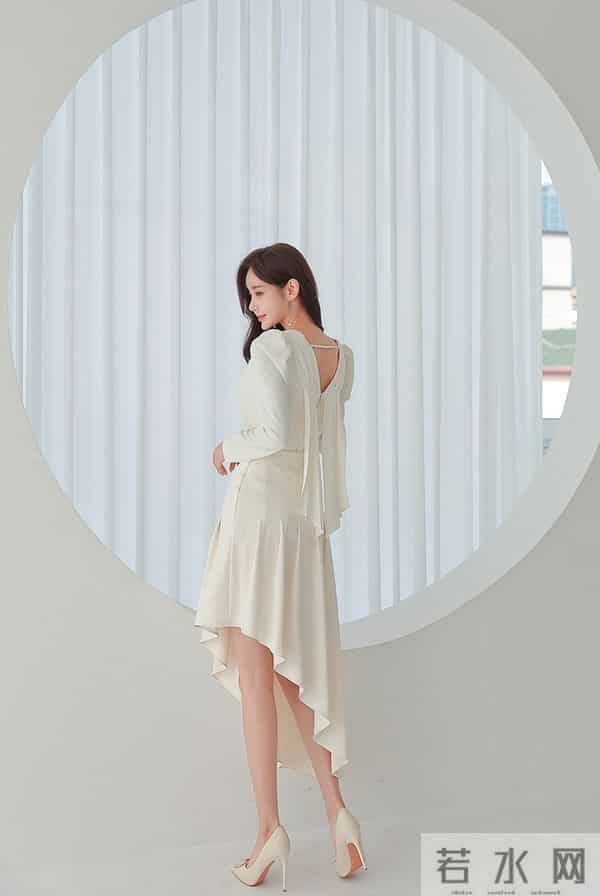 孙允珠——奶炫柔光真丝蕴彩鱼尾包臀裙